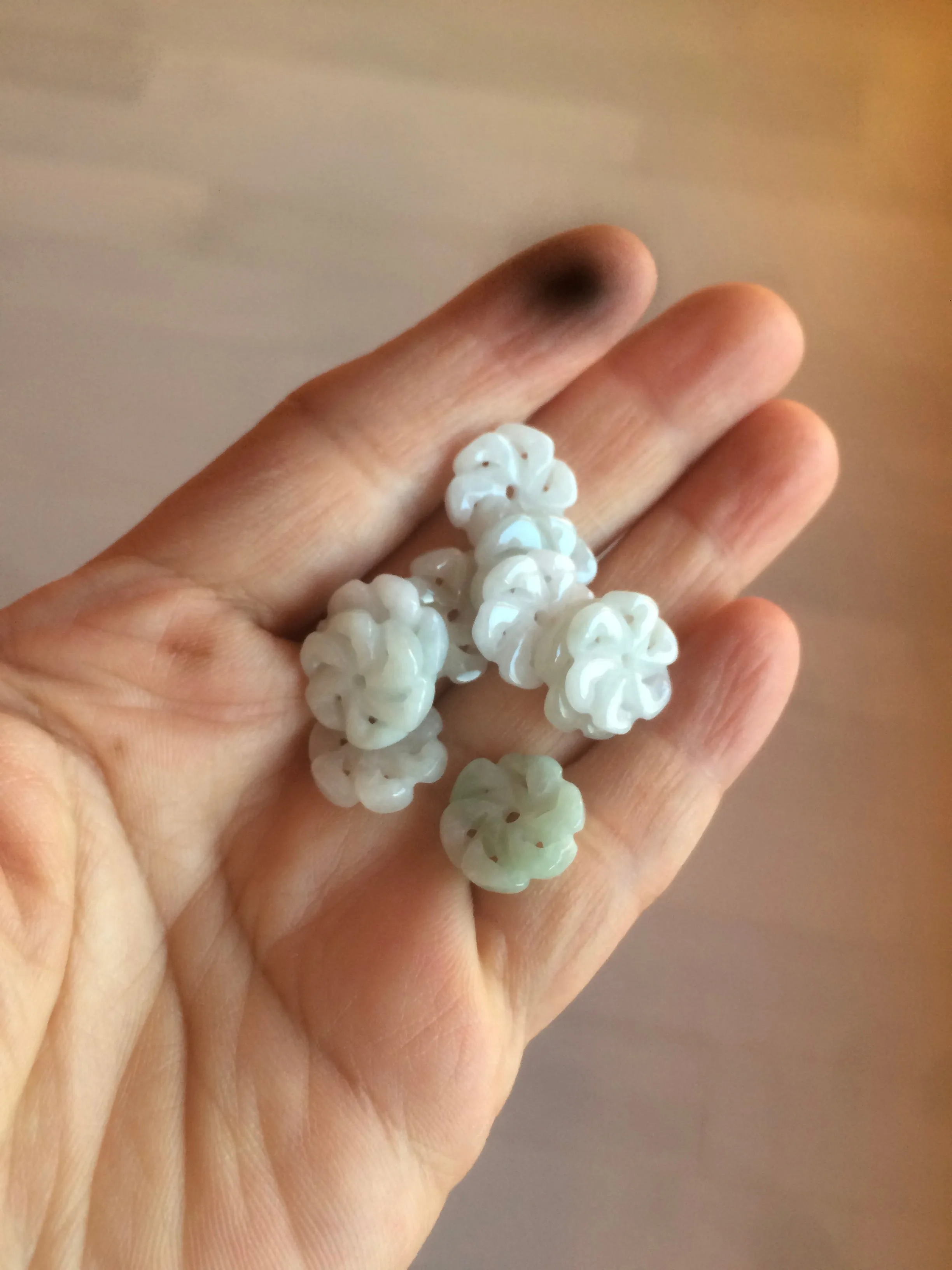 10 Pieces of Type A 100% Natural green/white Jadeite Jade flowers AF38