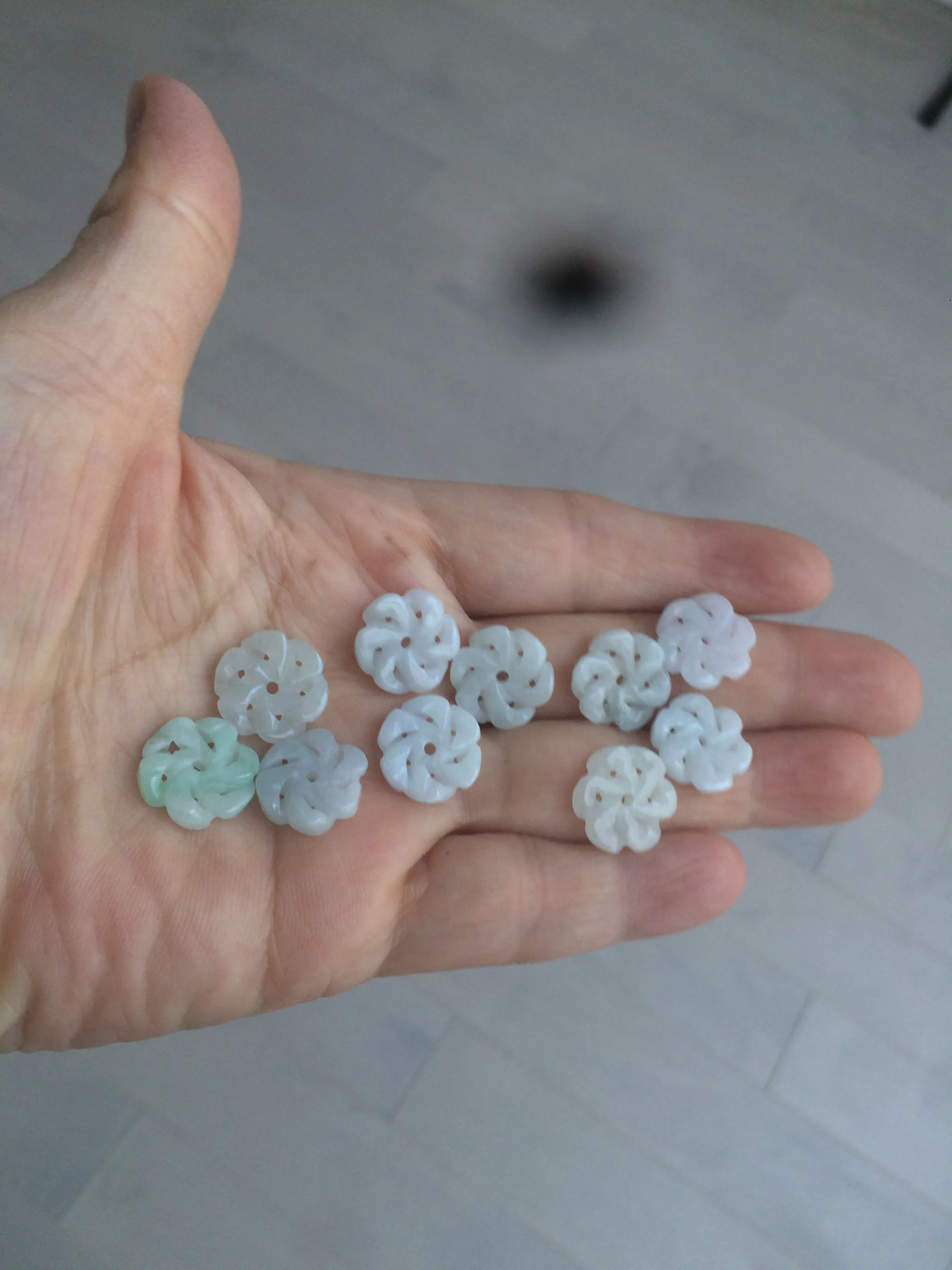 10 Pieces of Type A 100% Natural green/white Jadeite Jade flowers AF38