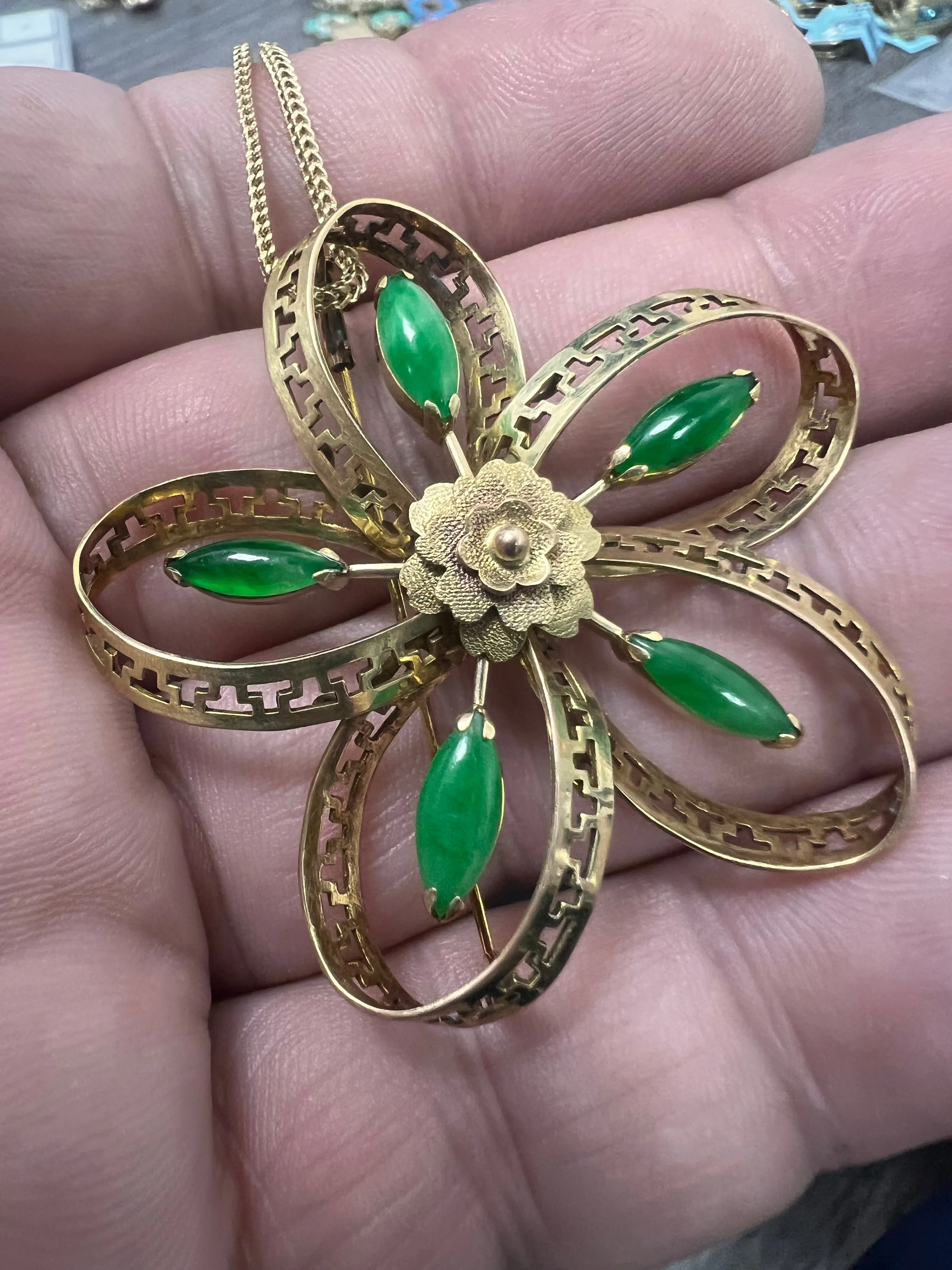 14K Yellow gold 5 petals clover solid natural jade Vintage Necklace