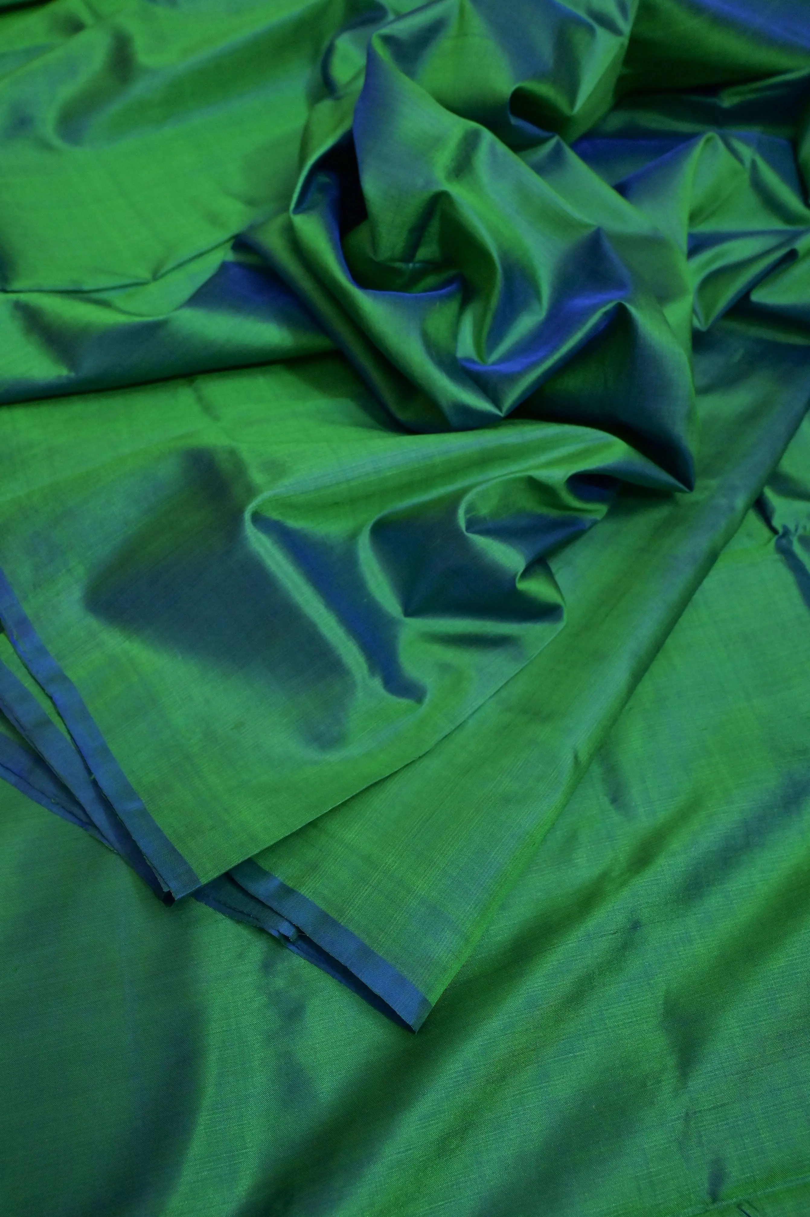 Green and Blue Dual-Tone Pure Bishnupur Silk Saree with Printed Blouse Piece