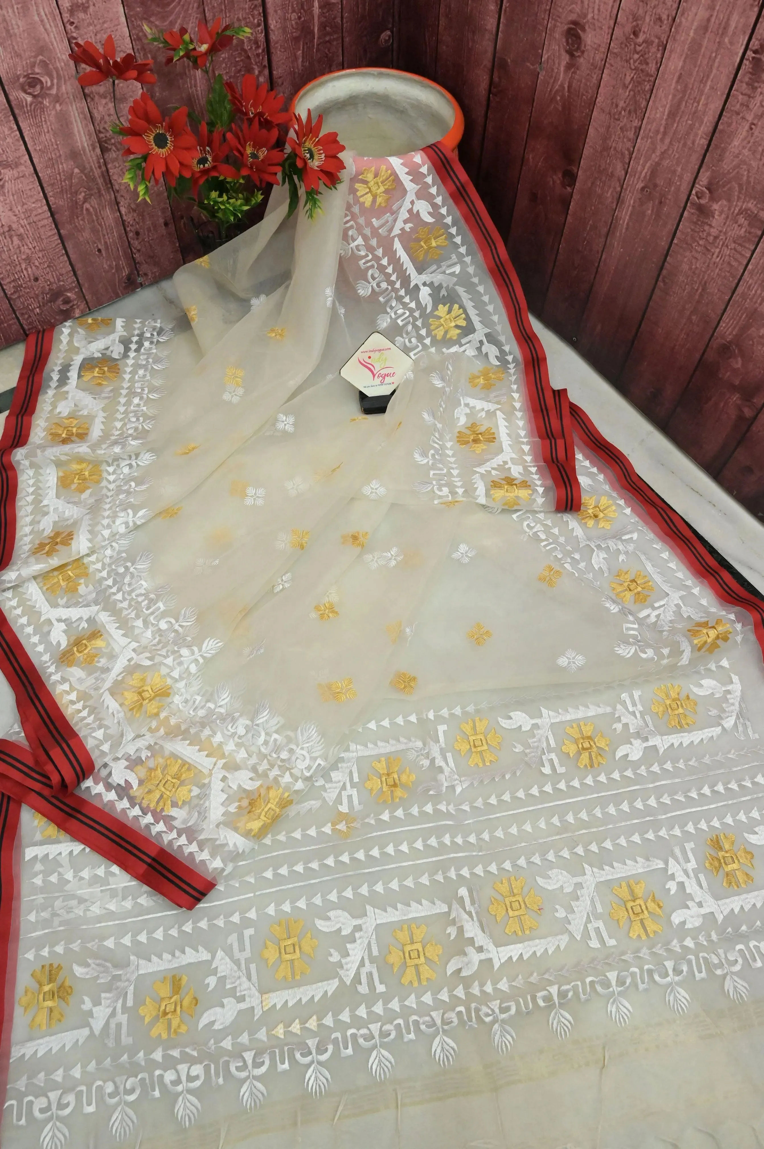 Offwhite Color Muslin Jamdani Saree with Machine Embroidered Work