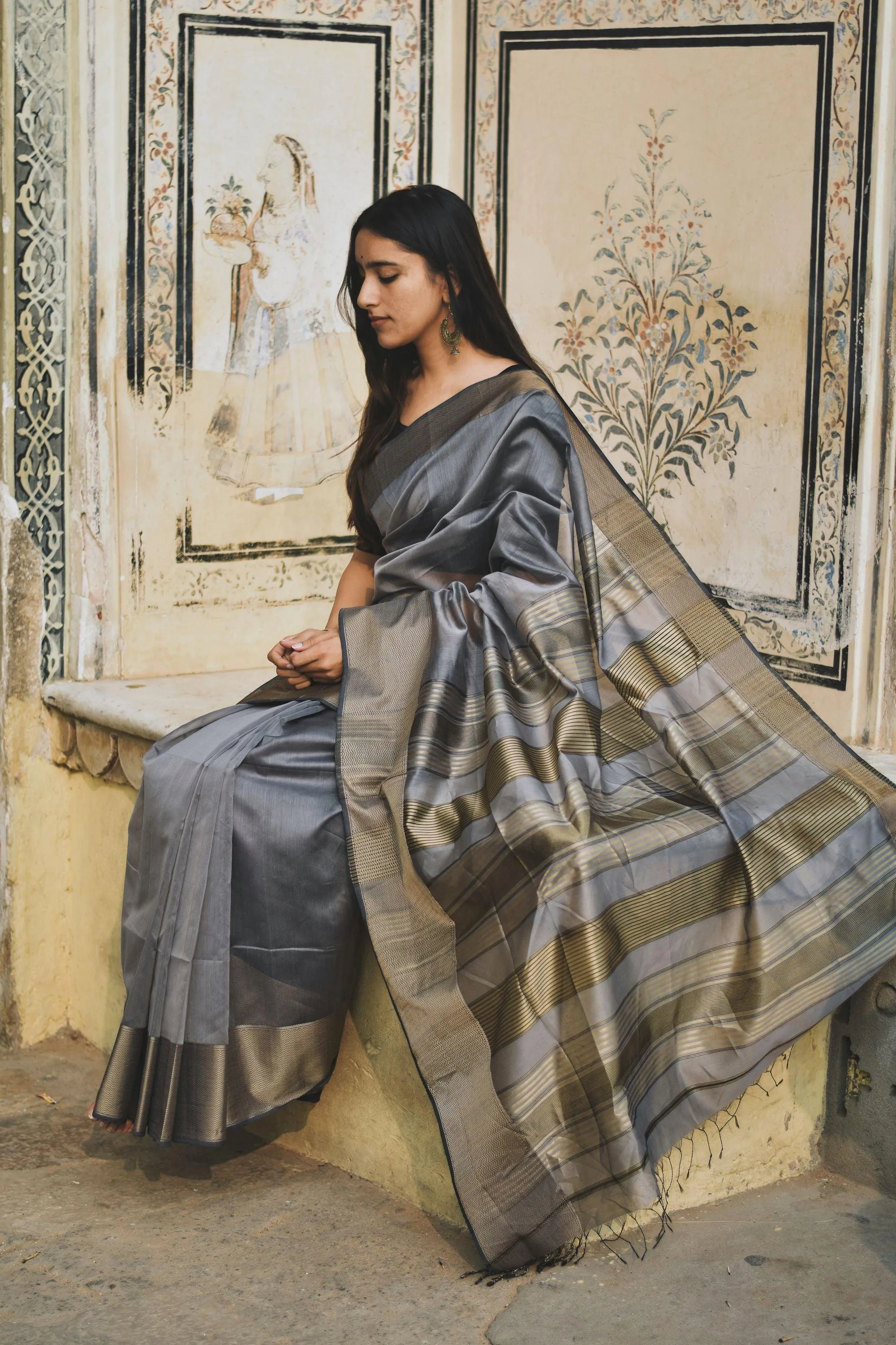 Seher - Grey Maheshwari Saree