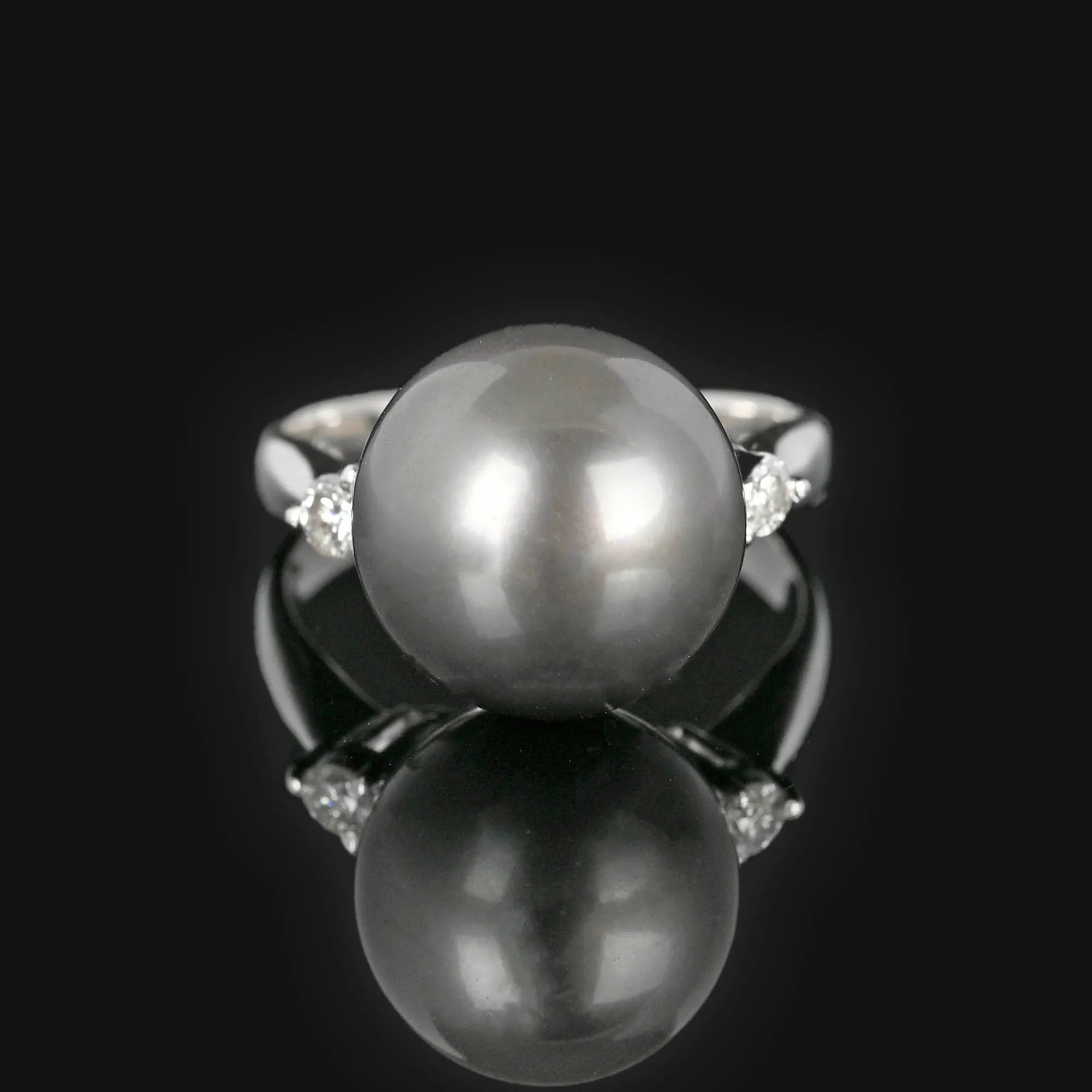 Tahitian Black Pearl Diamond Platinum Ring