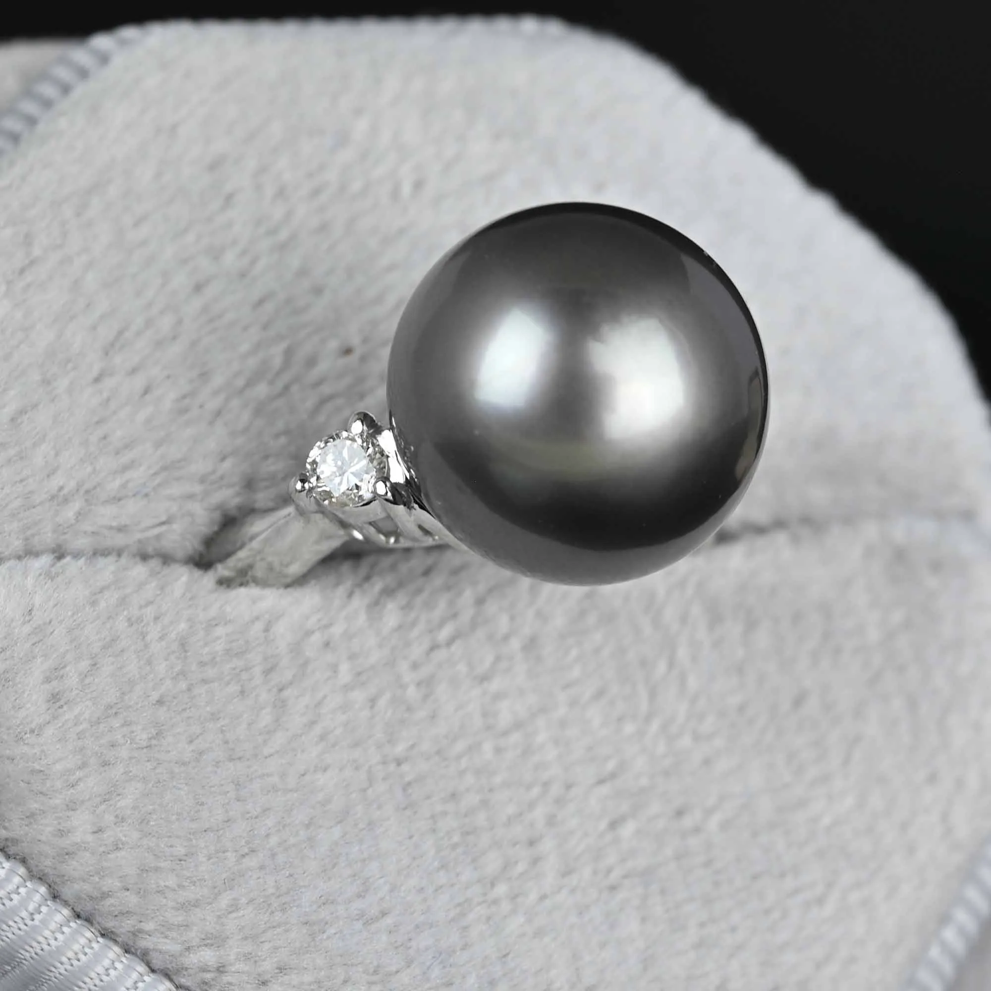 Tahitian Black Pearl Diamond Platinum Ring