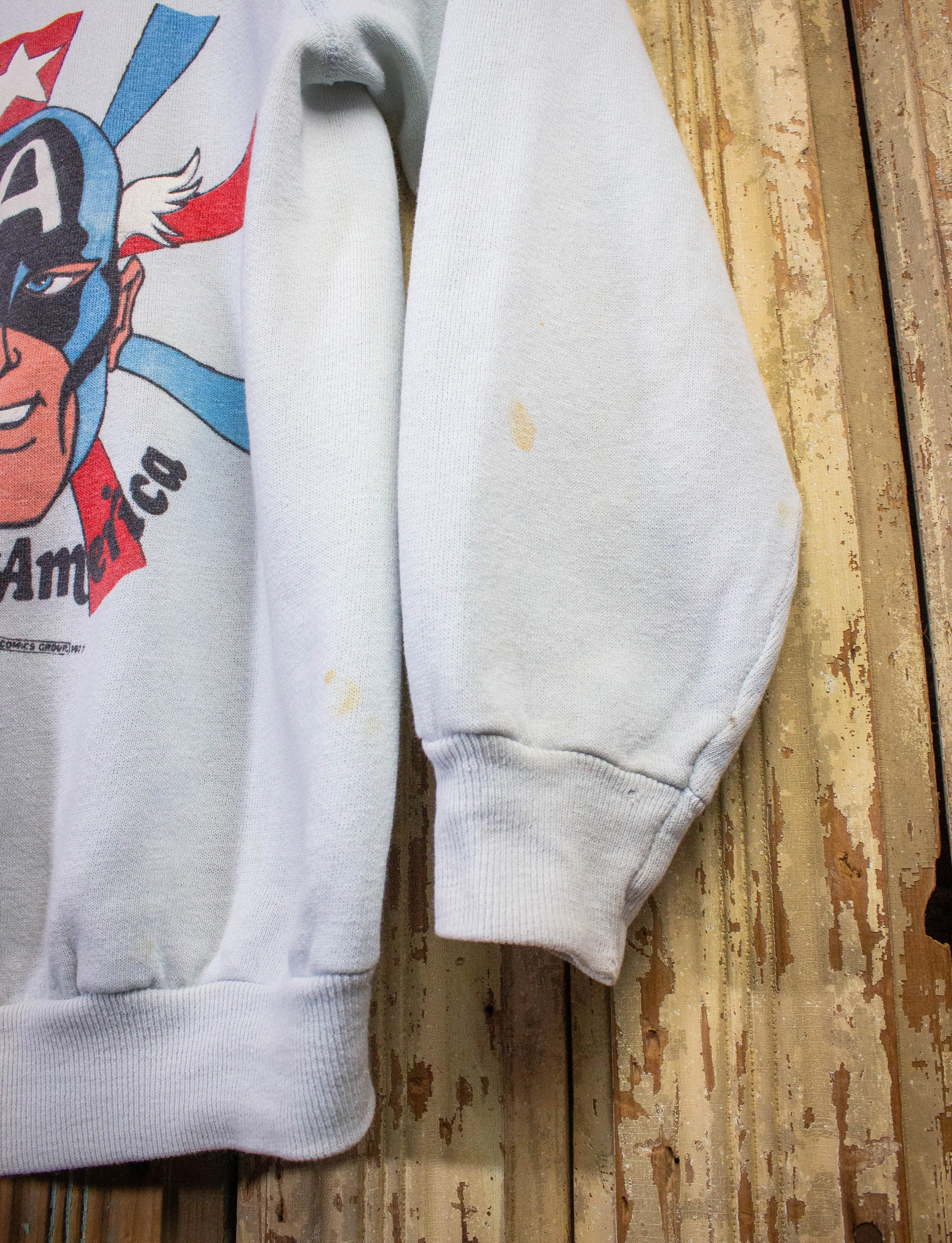 Vintage Captain America Graphic Crewneck Sweatshirt 1977 White XS